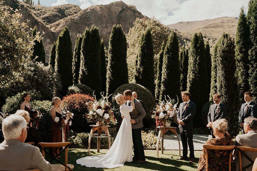 winehouse queenstown wedding venue outdoor ceremony surrounded by mountains